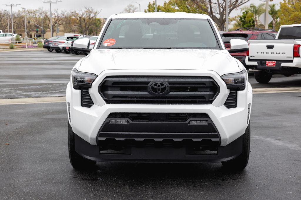 2025 Toyota Tacoma SR5 photo 3