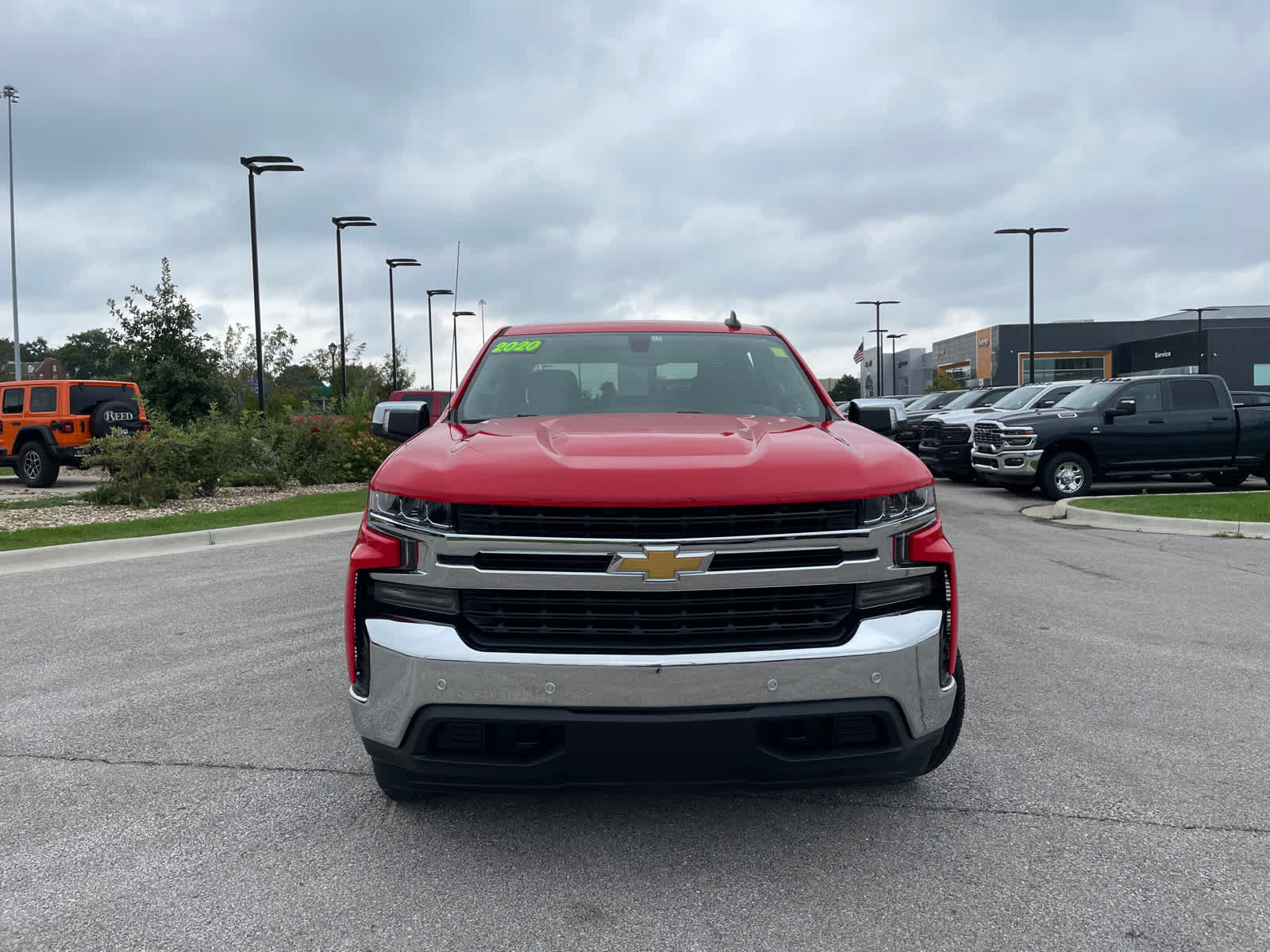 2020 Chevrolet Silverado 1500 LT photo 3