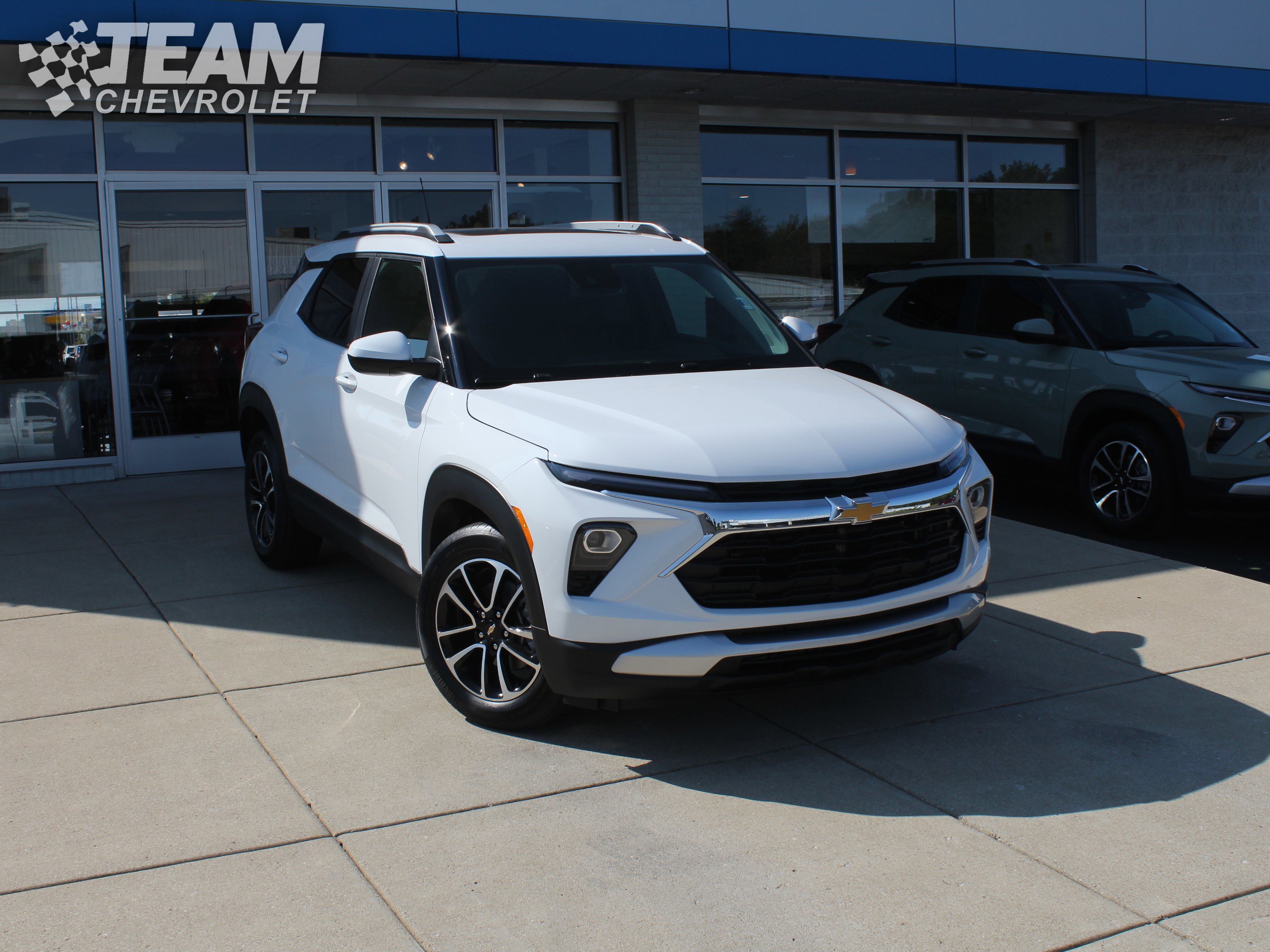 2026 Chevrolet Trailblazer LT photo 2