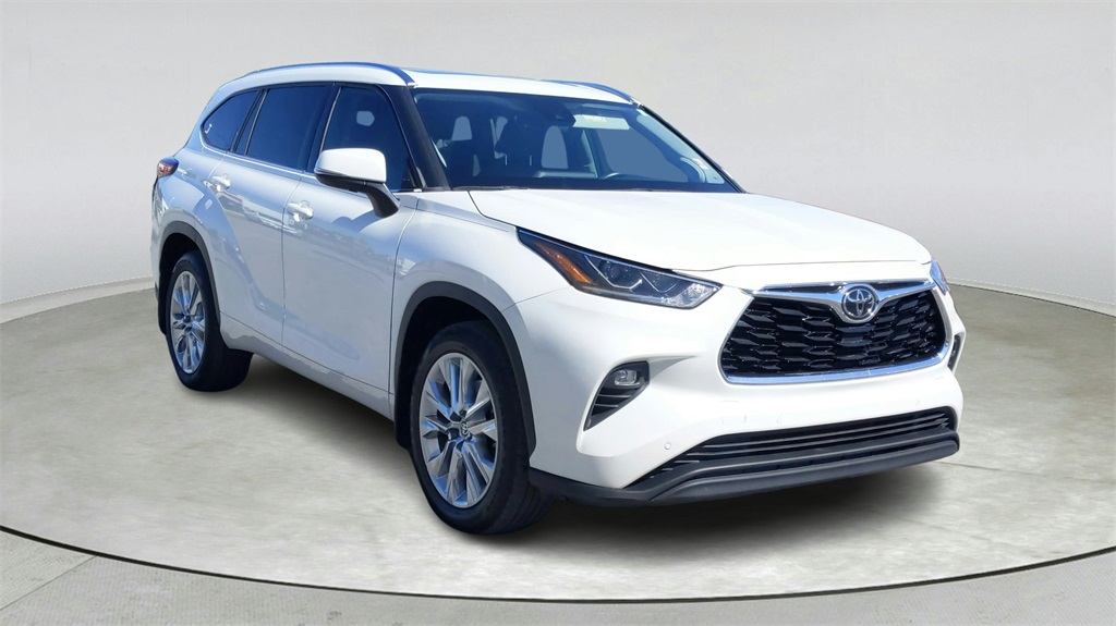 2021 Toyota Highlander Limited's photo