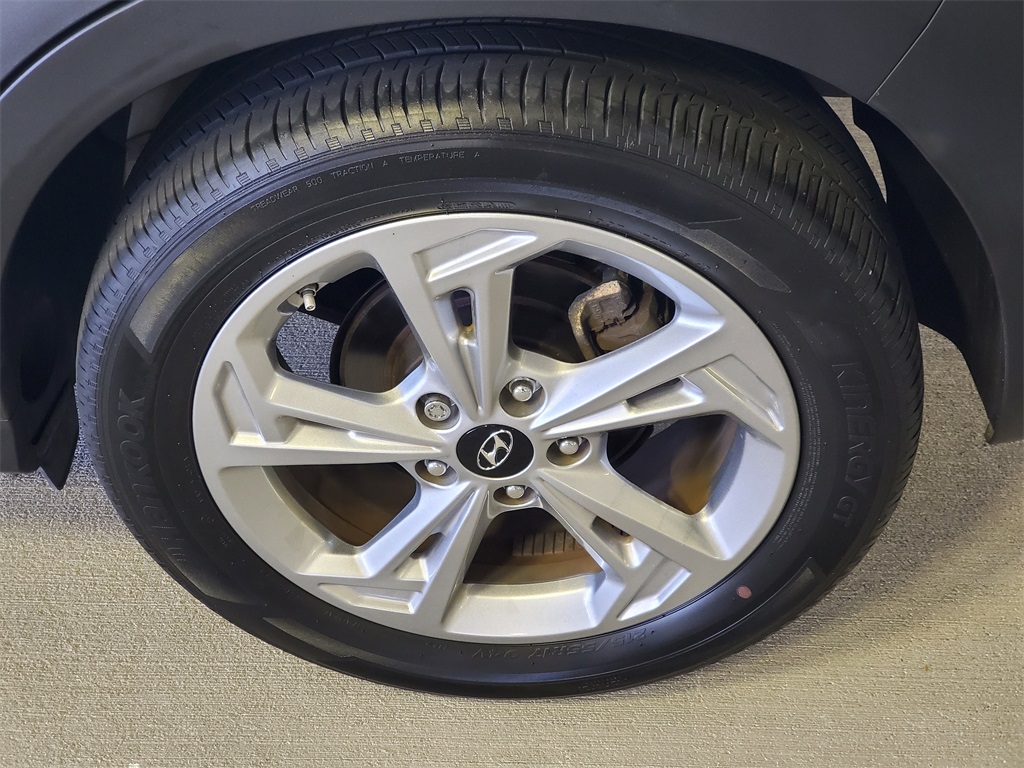 2023 Hyundai Kona SEL photo 3