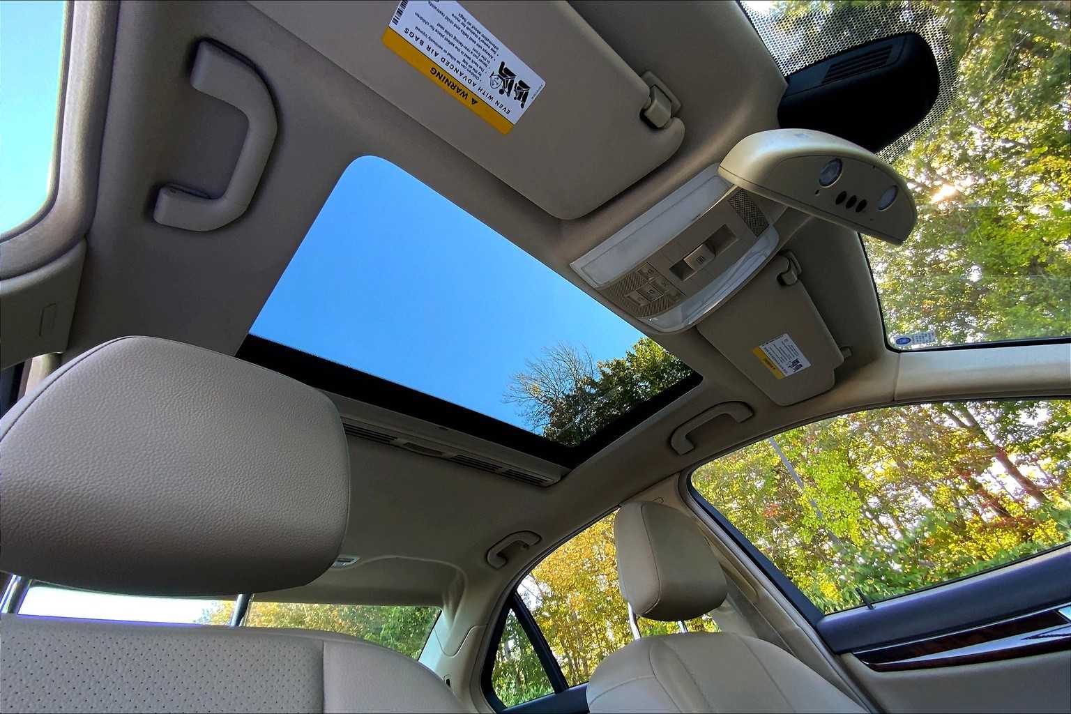 2012 Mercedes Benz C 300 Sport photo 13