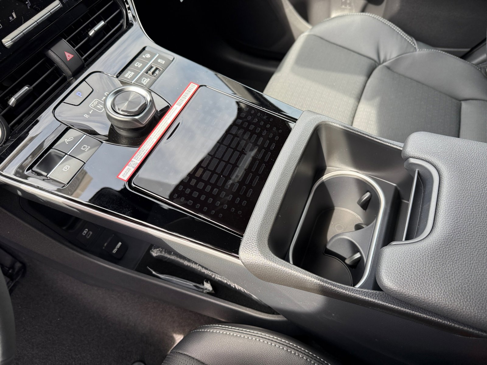 2025 Subaru Solterra Limited photo 12