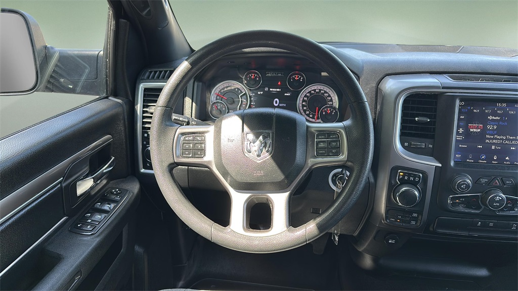 2021 Ram 1500 Classic Warlock photo 4