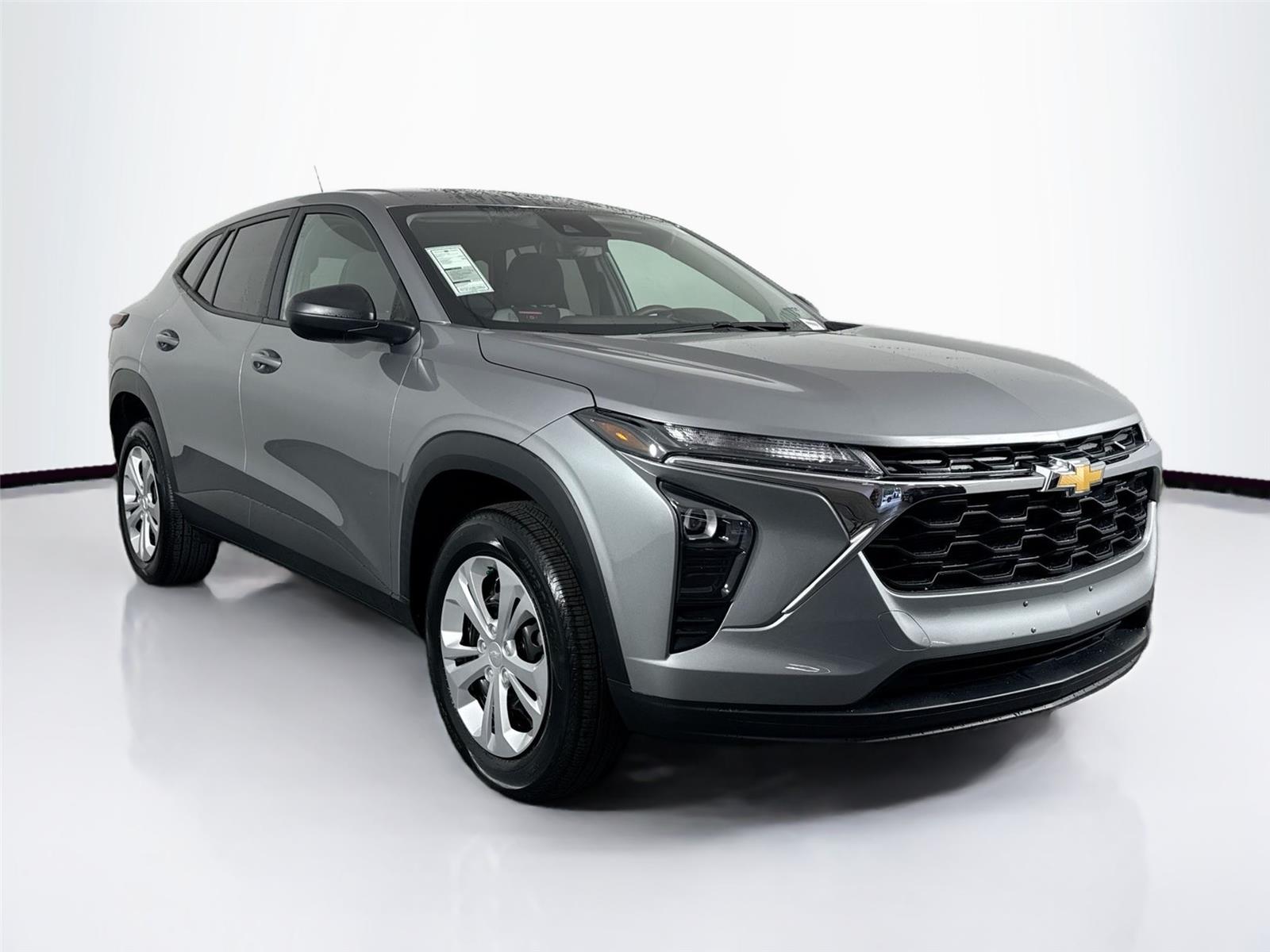 2024 Chevrolet Trax LS photo 3
