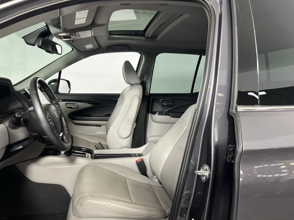 2019 Honda Ridgeline RTL-E photo 17