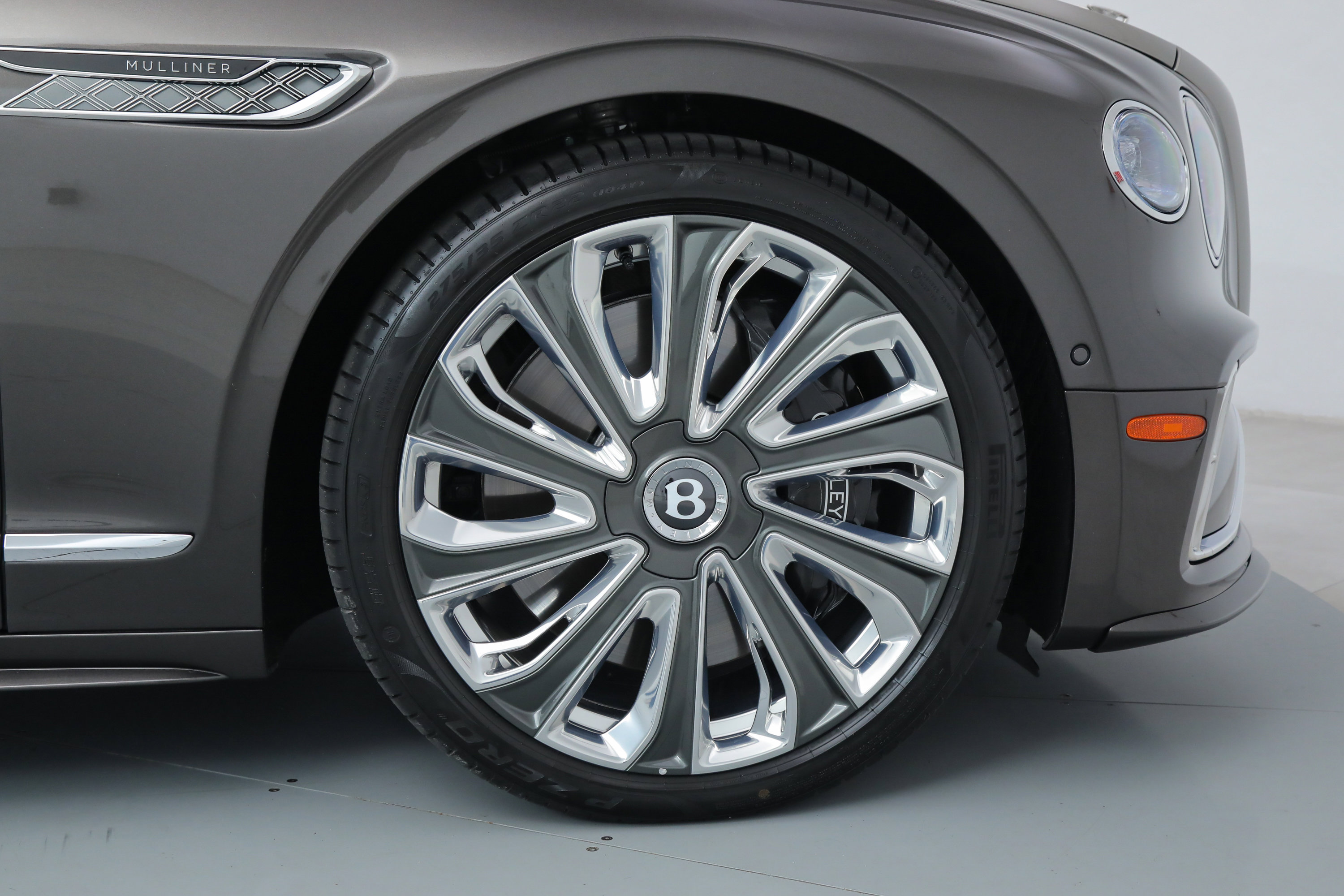 2025 Bentley Flying Spur Mulliner photo 40