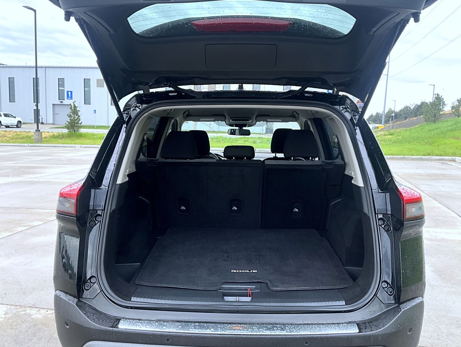 2023 Nissan Rogue SV AWD photo 9