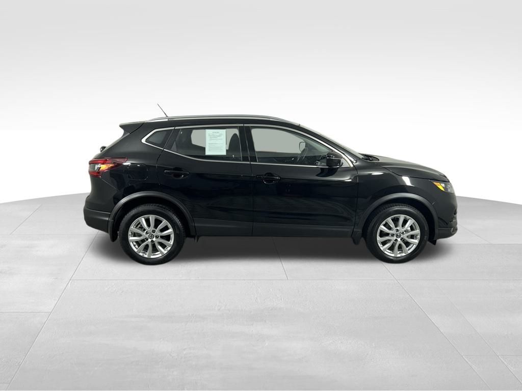 2022 Nissan Rogue Sport SV photo 2
