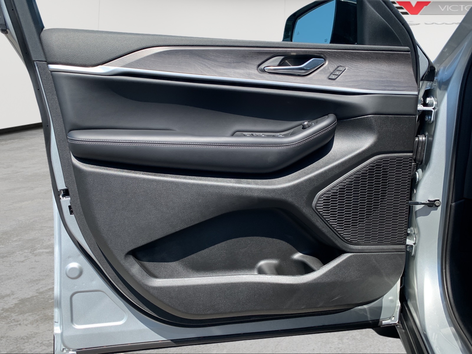 2025 Jeep Grand Cherokee Limited photo 27