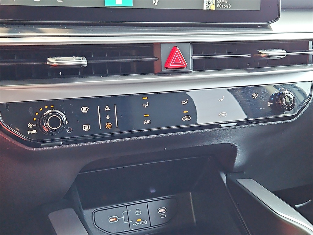 2025 Kia Sorento LX photo 15