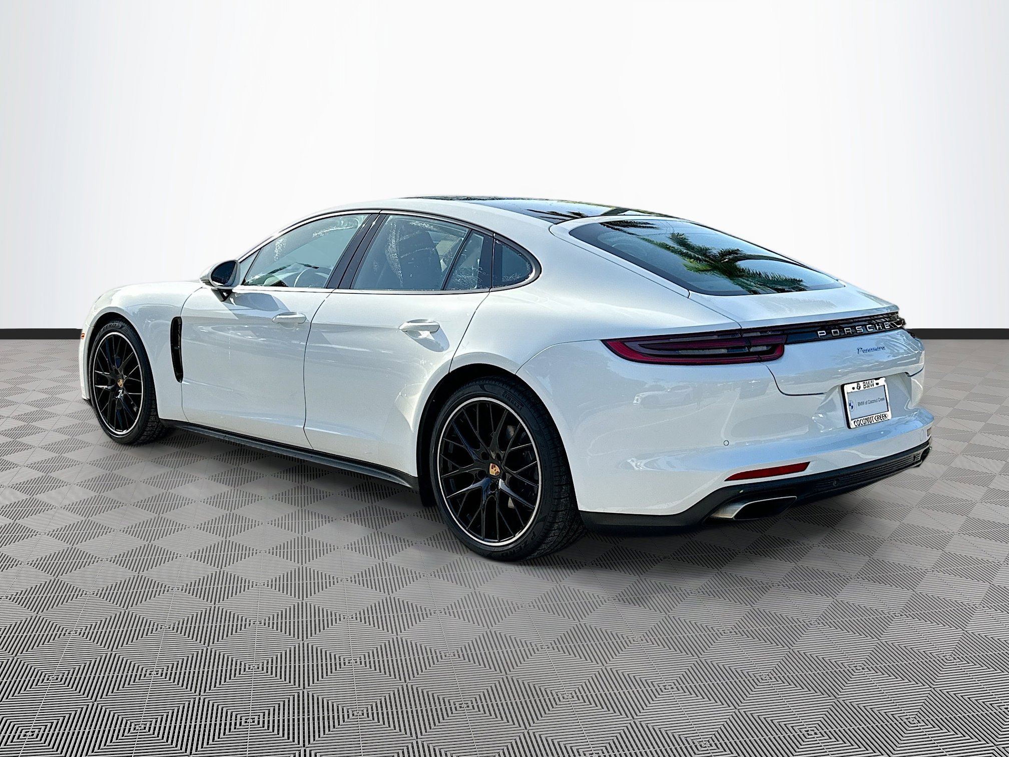 2020 Porsche Panamera 4 photo 5