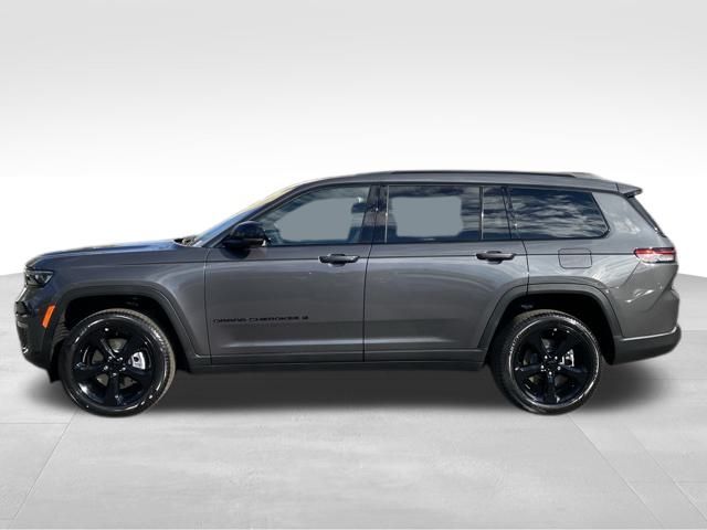 2025 Jeep Grand Cherokee Limited photo 4