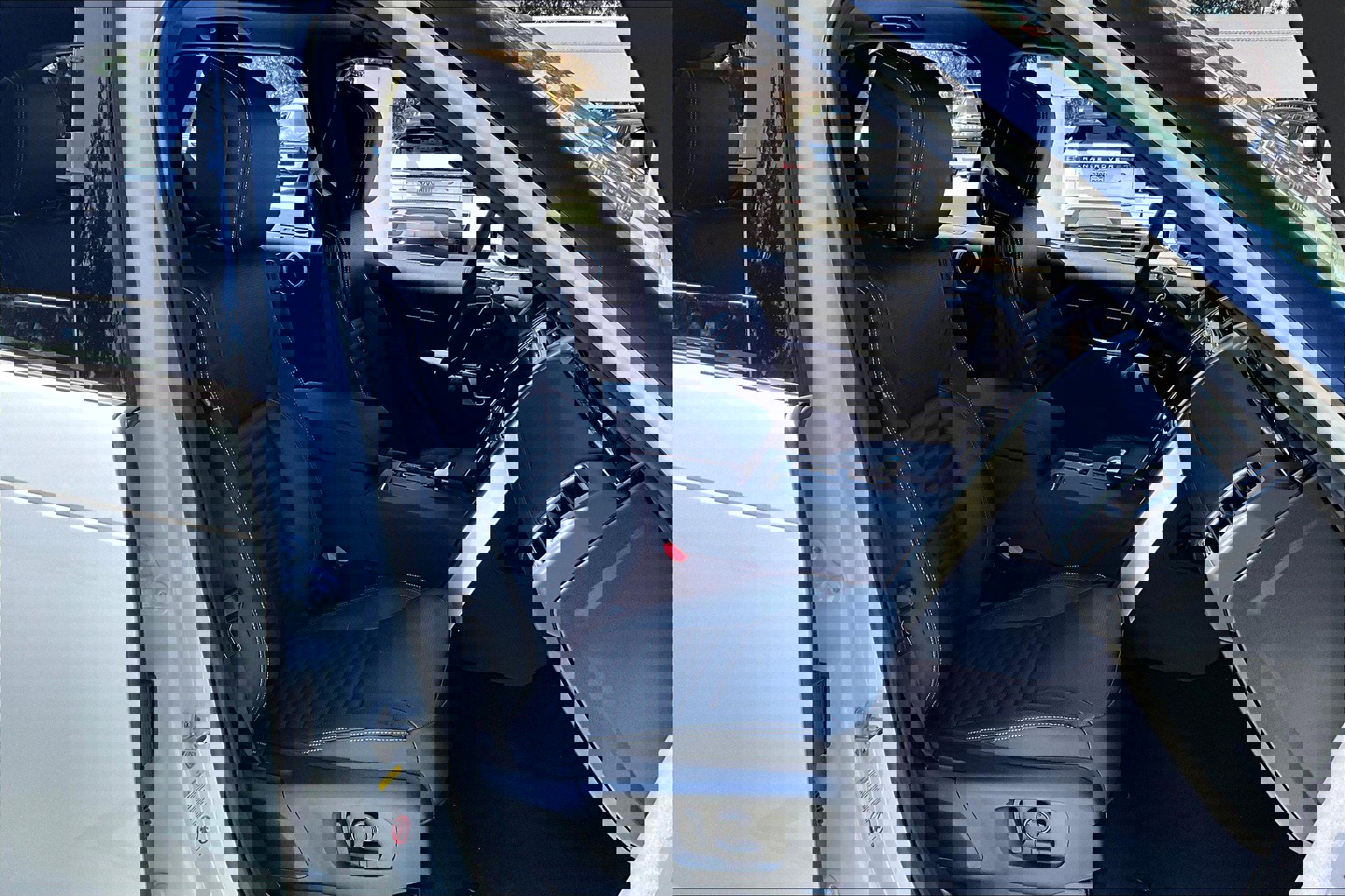 2025 Land Rover Discovery S photo 6