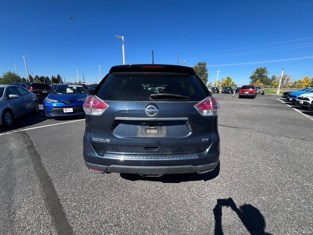 2015 Nissan Rogue SV photo 4