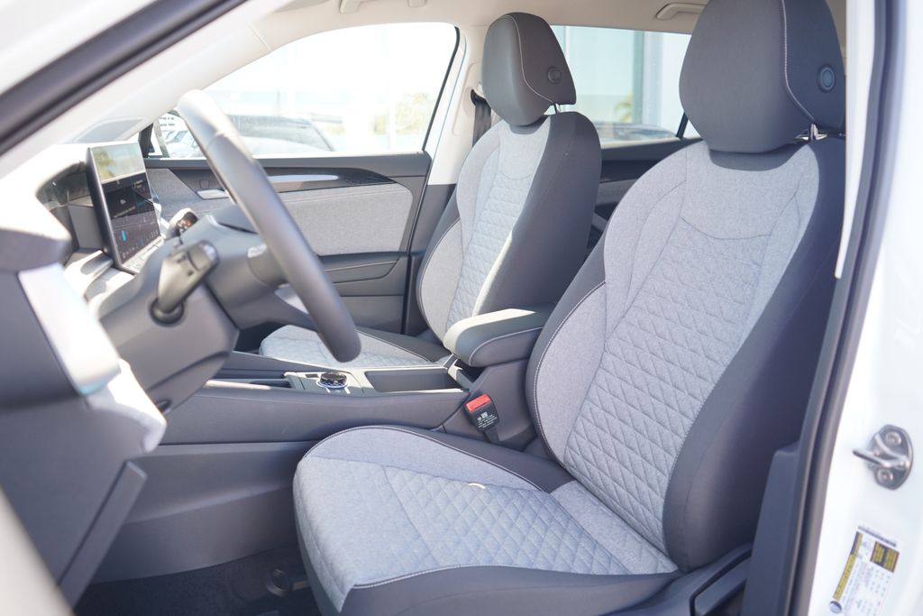 2025 Volkswagen Tiguan S photo 3