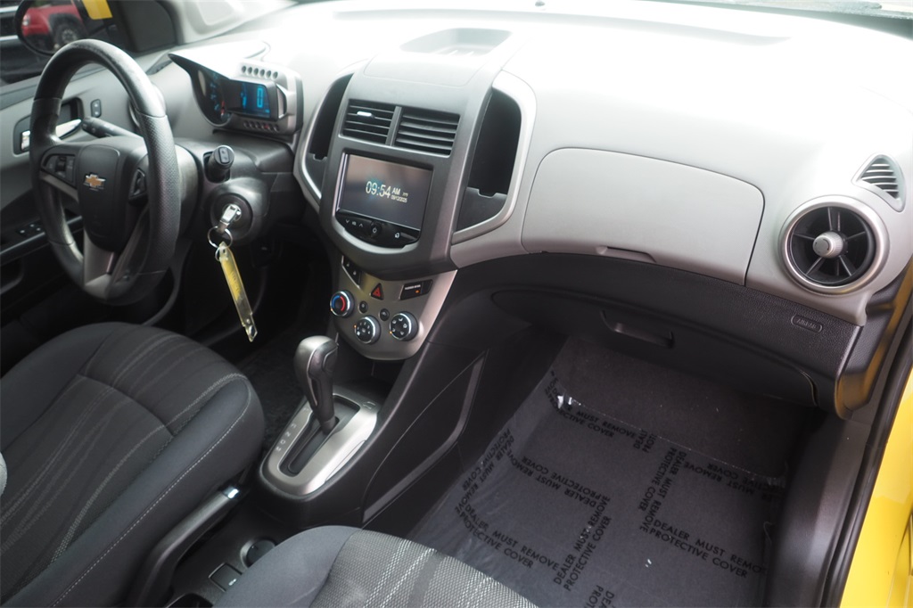 2016 Chevrolet Sonic LT photo 23