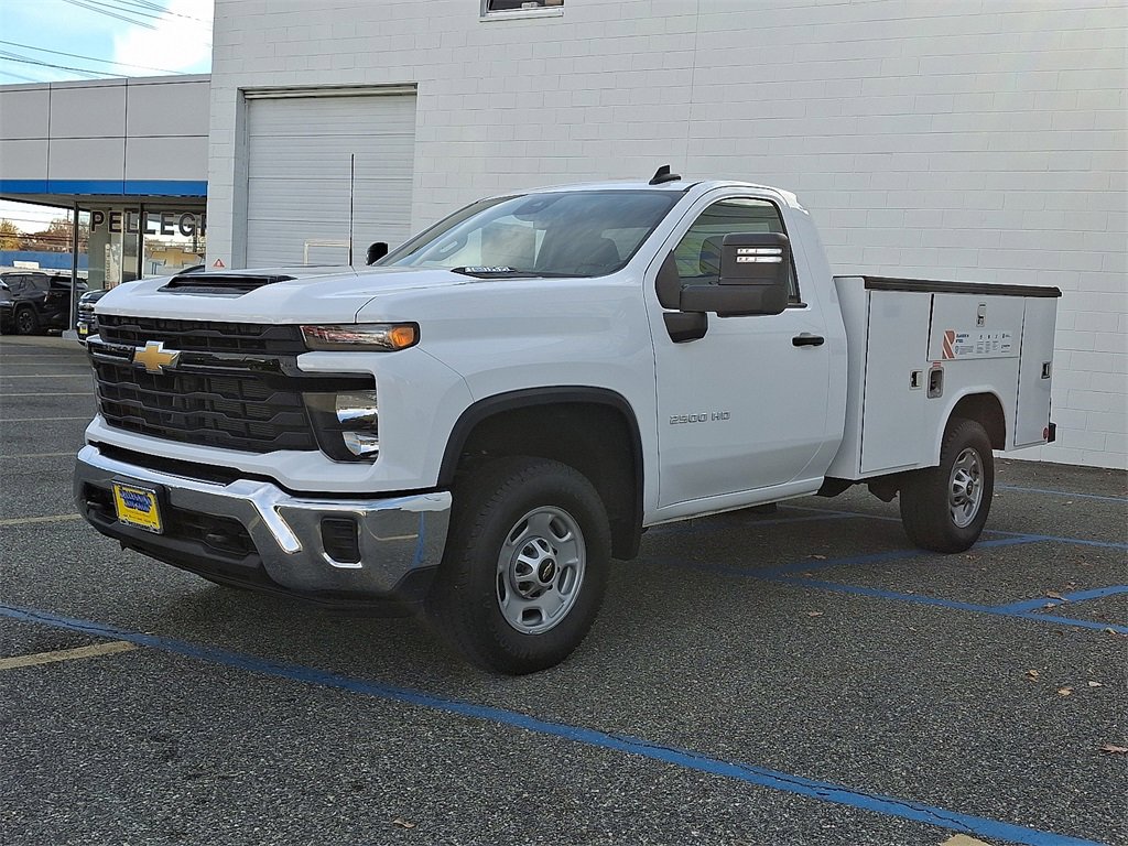 2025 Chevrolet Silverado 2500HD photo 2