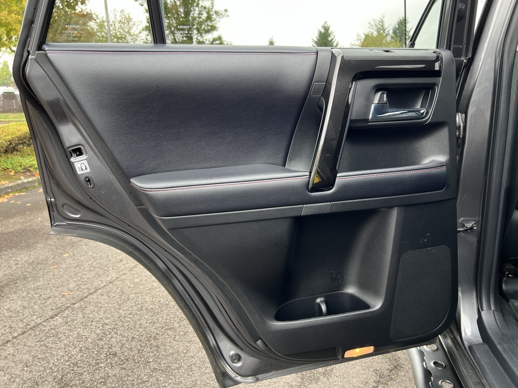 2019 Toyota 4Runner TRD Off-Road Premium photo 25