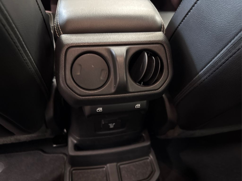 2022 Jeep Wrangler Unlimited Sahara 4xe photo 31