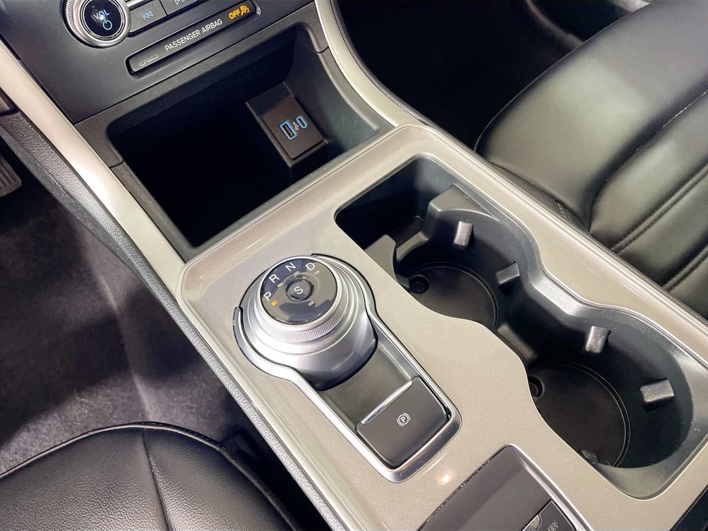 2023 Ford Edge SEL photo 17