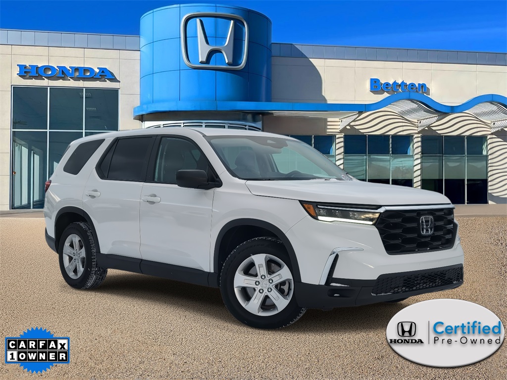 2023 Honda Pilot LX's photo
