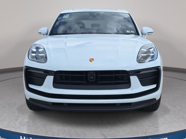 2022 Porsche Macan Base's photo