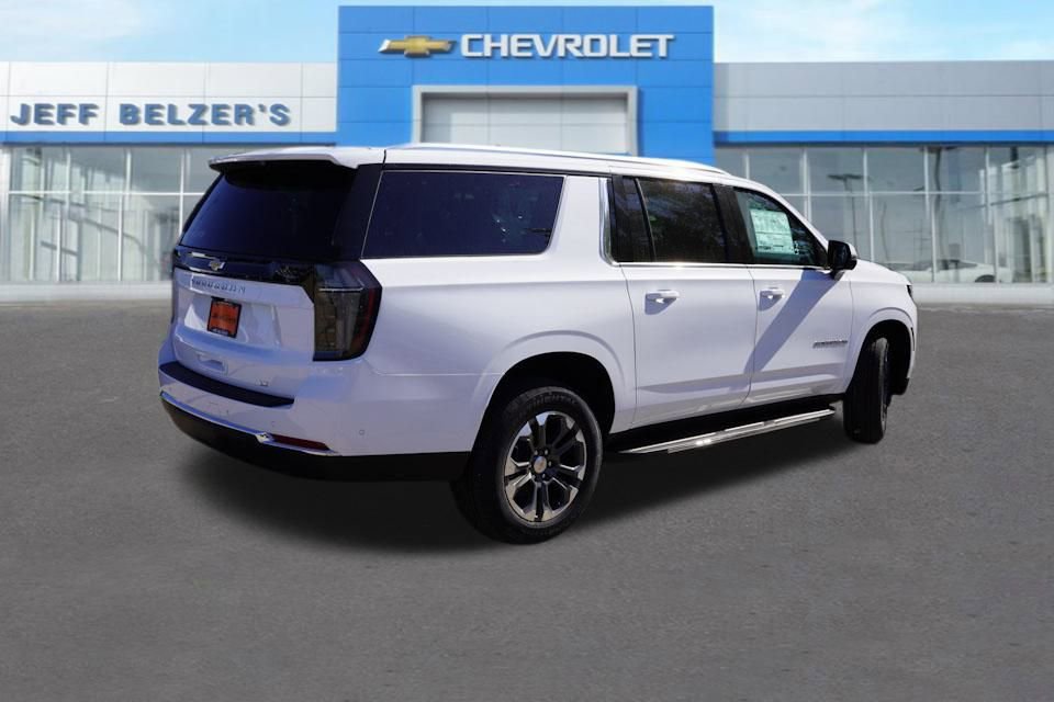 2026 Chevrolet Suburban LT photo 3