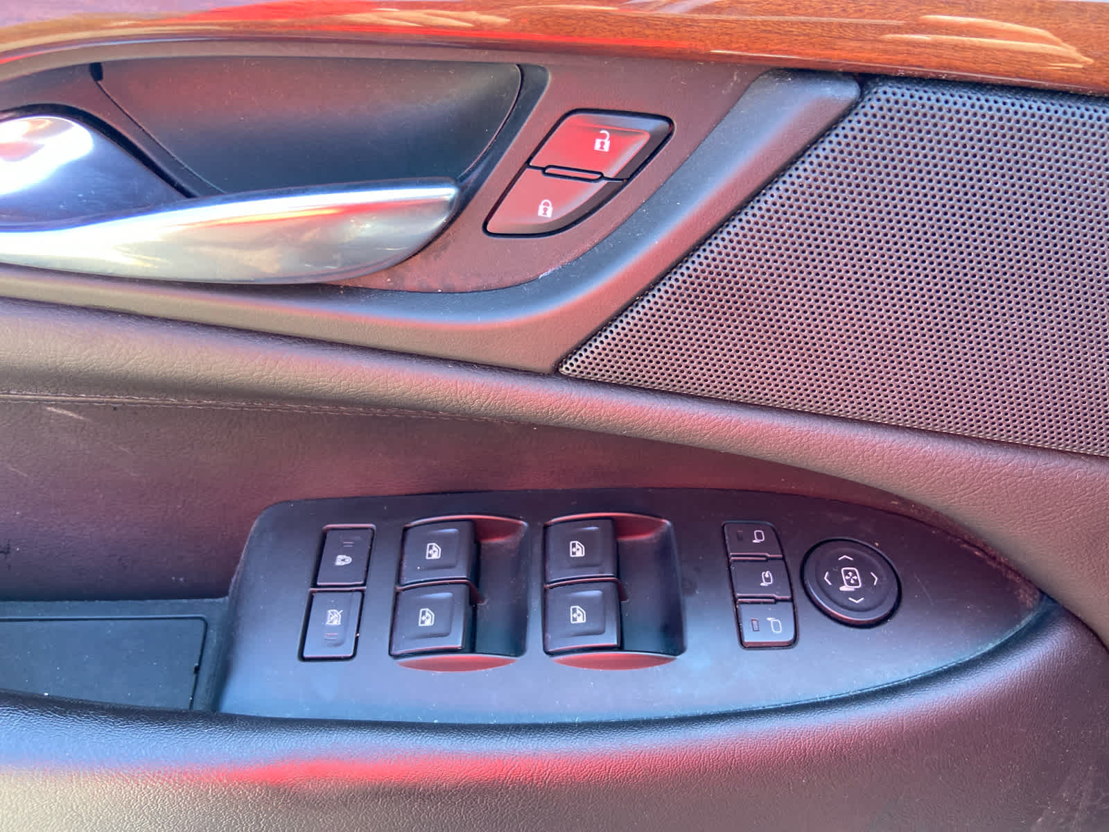 2016 Cadillac Escalade Luxury photo 15