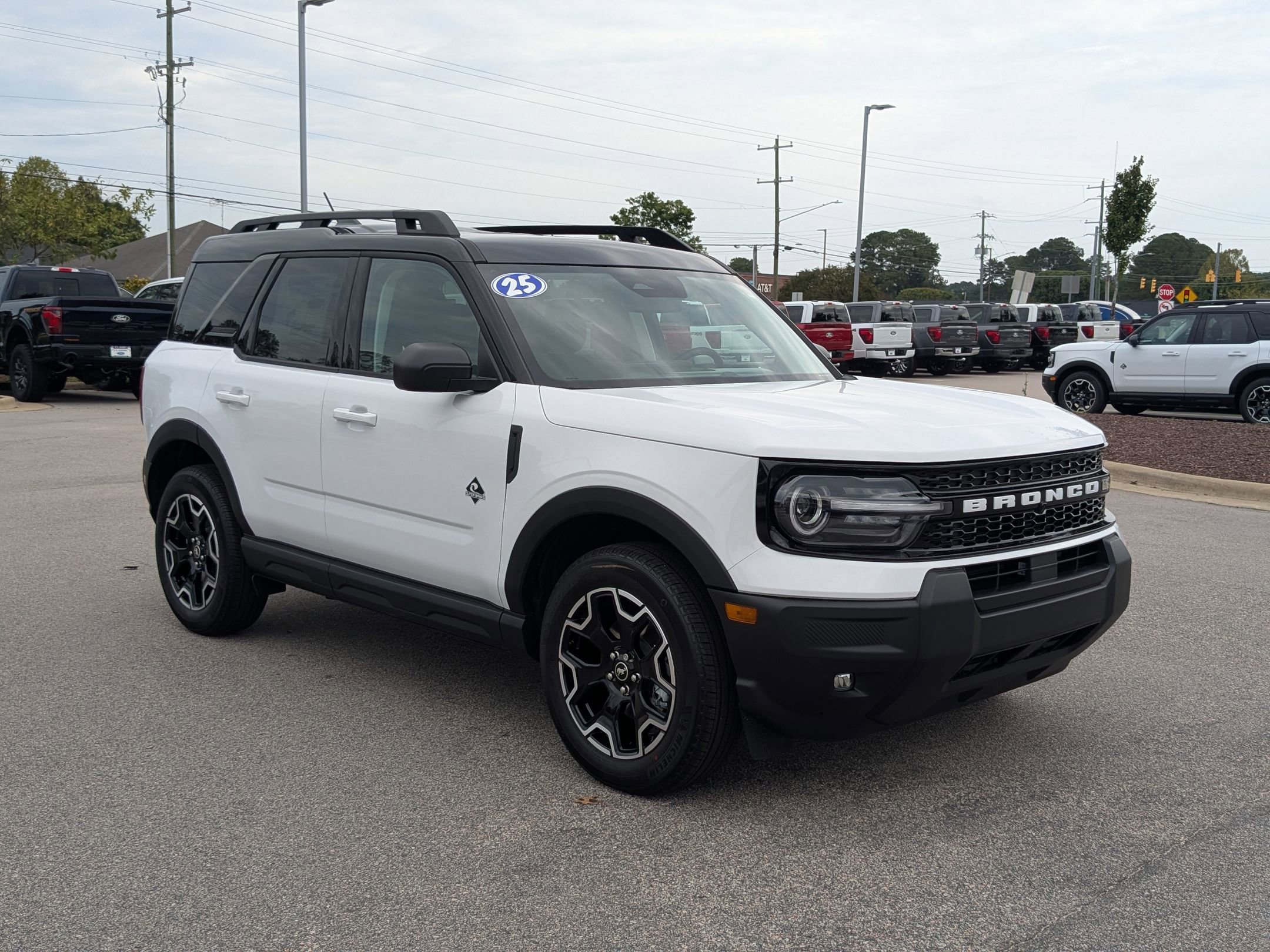 2025 Ford Bronco Sport Outer Banks photo 3