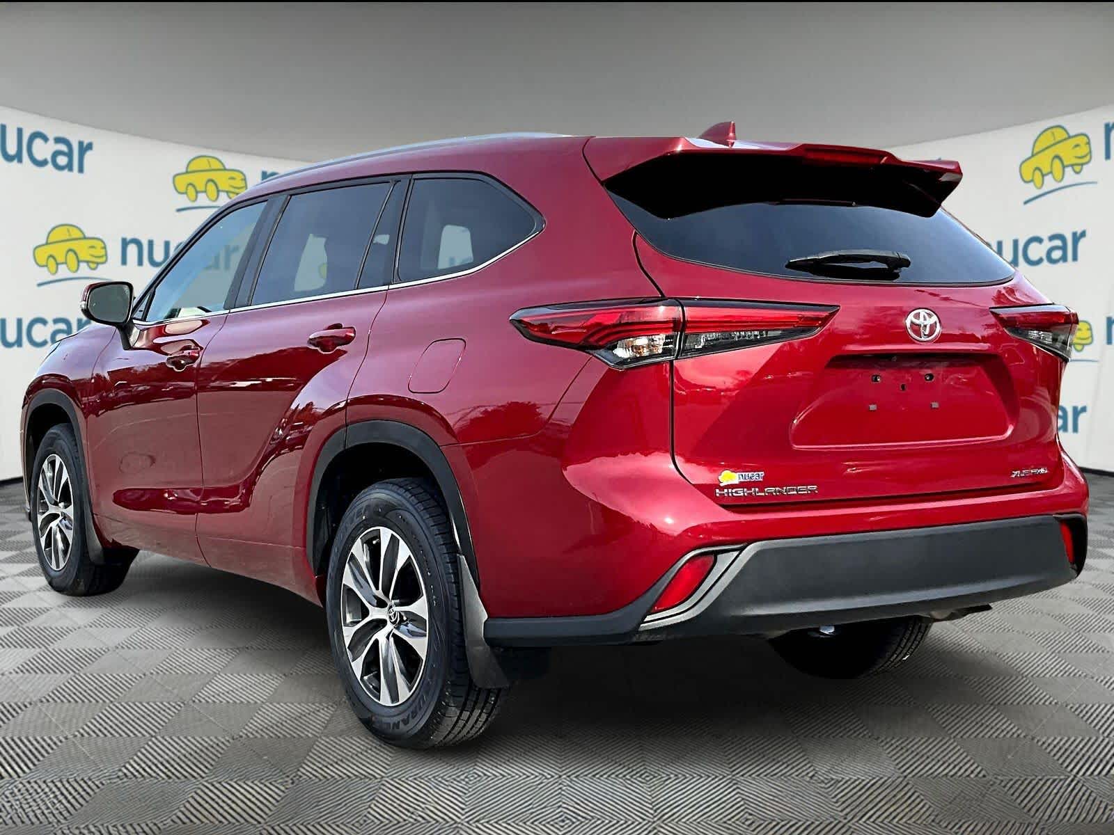 2023 Toyota Highlander XLE photo 4