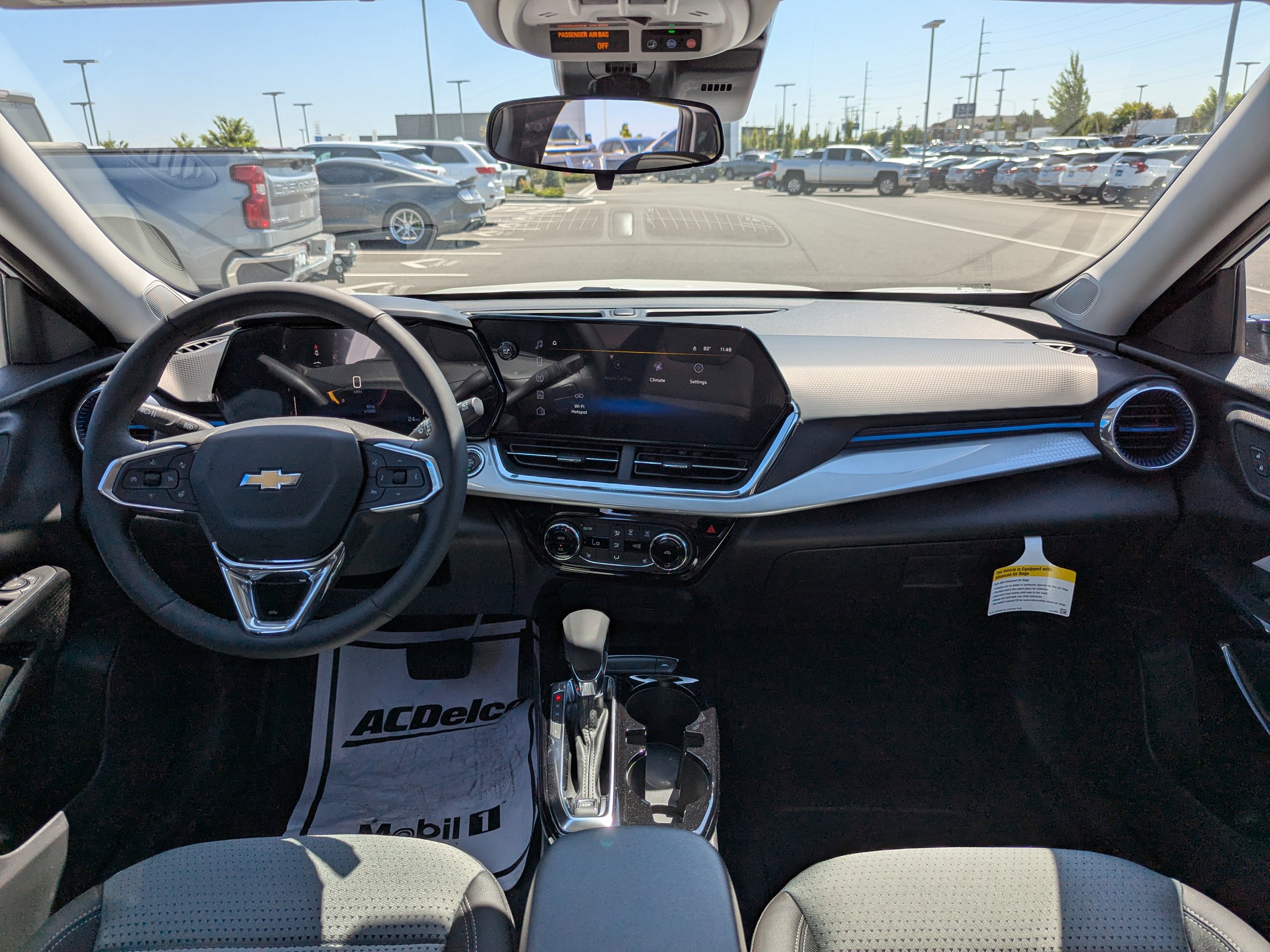 2025 Chevrolet Trax LT photo 25