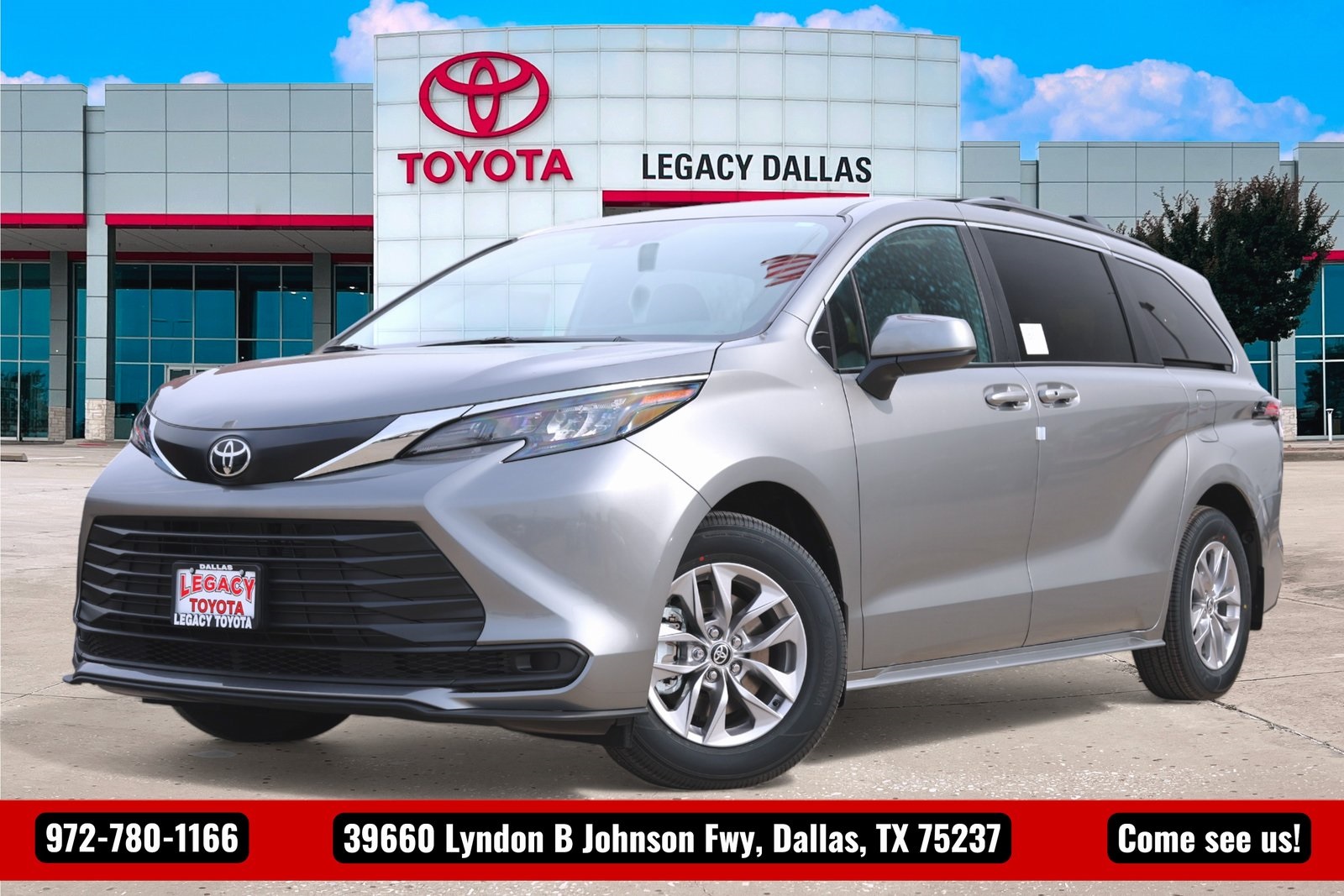 2026 Toyota Sienna LE's photo
