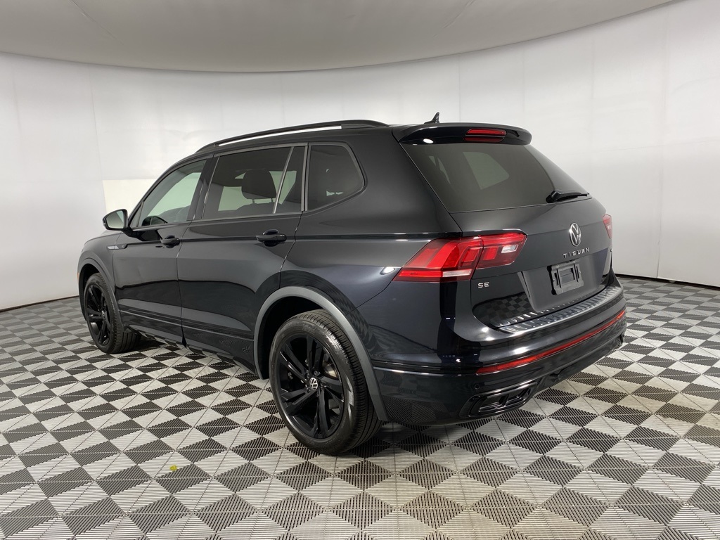 2023 Volkswagen Tiguan SE R-Line Black photo 17