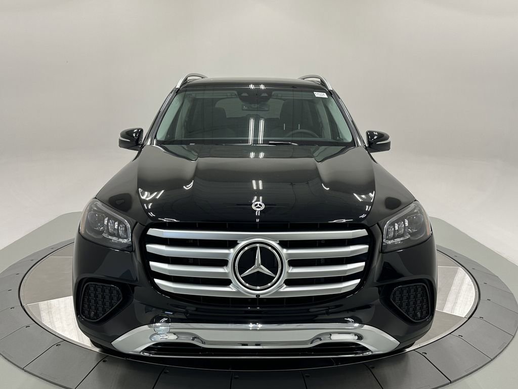 2026 Mercedes Benz GLS 450 4MATIC photo 2