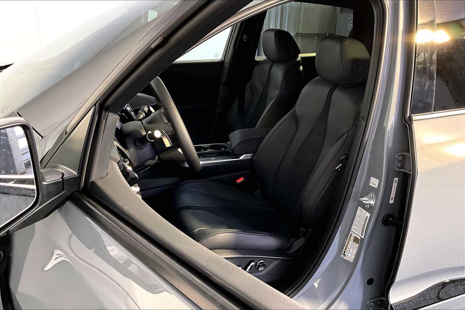 2025 Acura RDX A-Spec photo 11