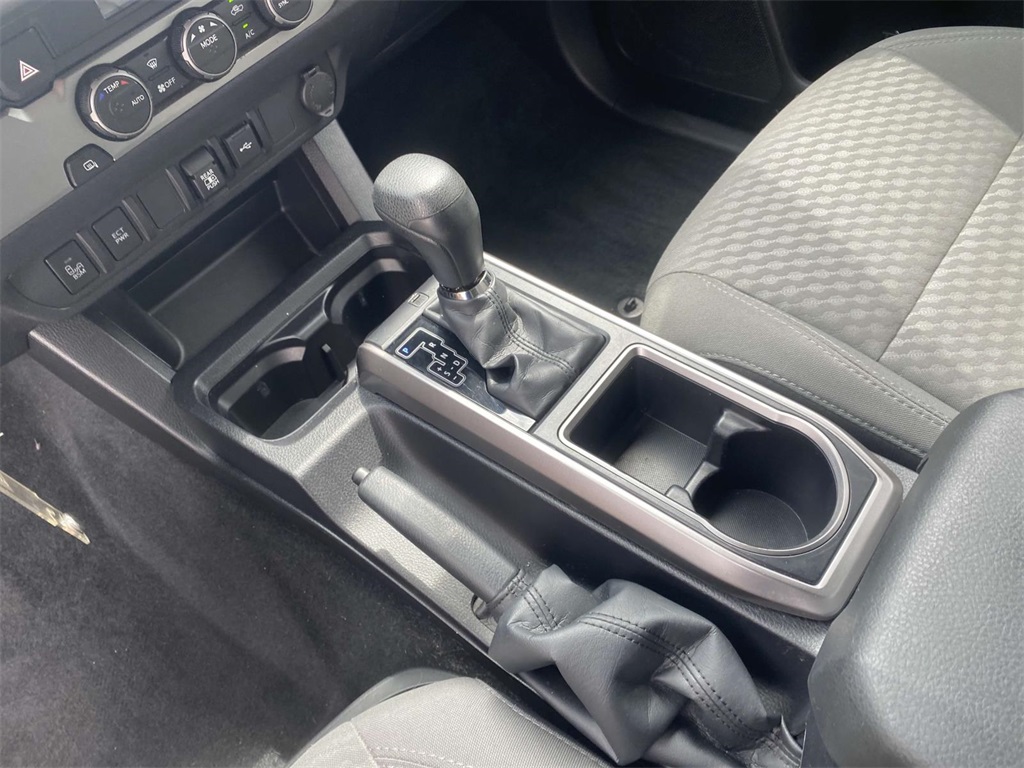 2022 Toyota Tacoma SR5 photo 18