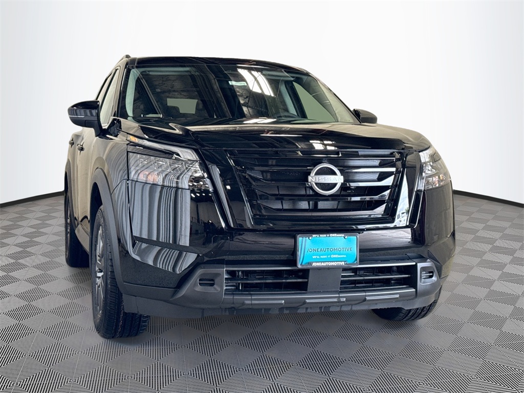 2025 Nissan Pathfinder SV photo 2
