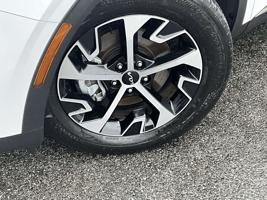2025 Kia Sportage EX photo 2