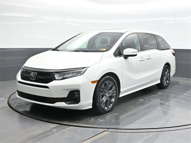 2025 Honda Odyssey Touring's photo