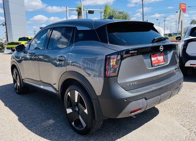 2025 Nissan Kicks SR photo 4
