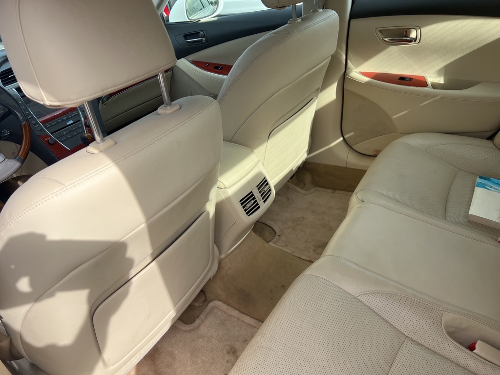 2011 Lexus ES 350 photo 10