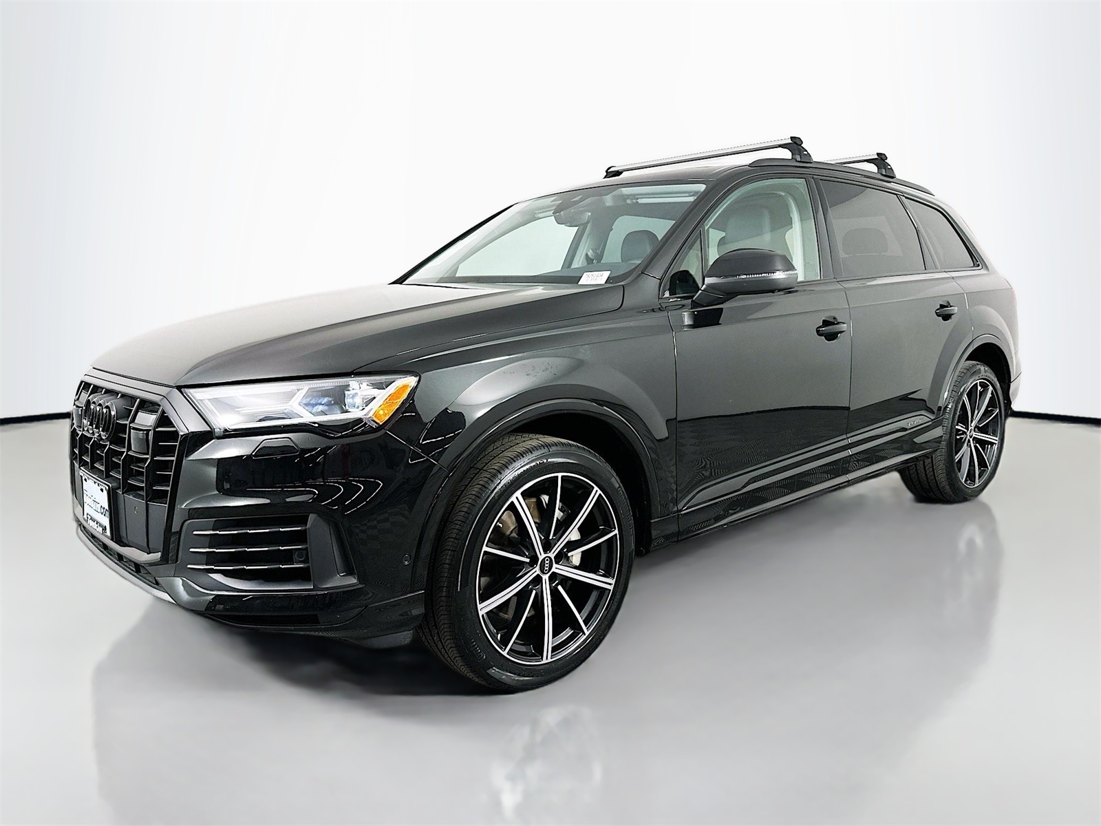 2023 Audi Q7 55 Premium Plus photo 3
