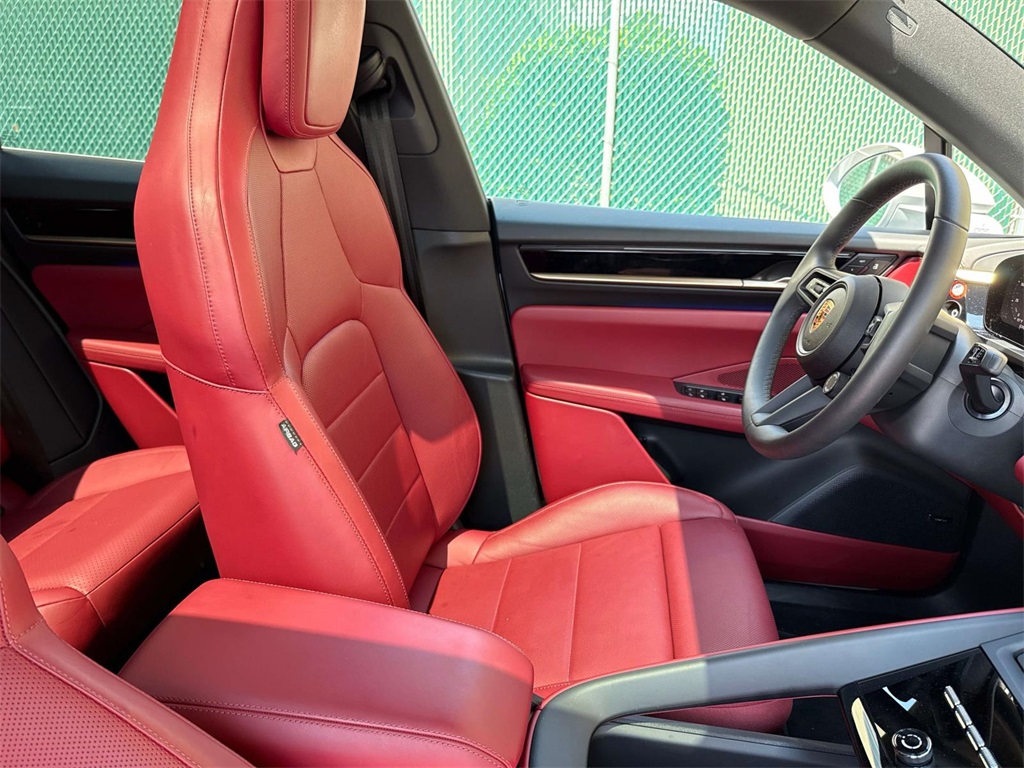 2024 Porsche Macan Electric 4 photo 13