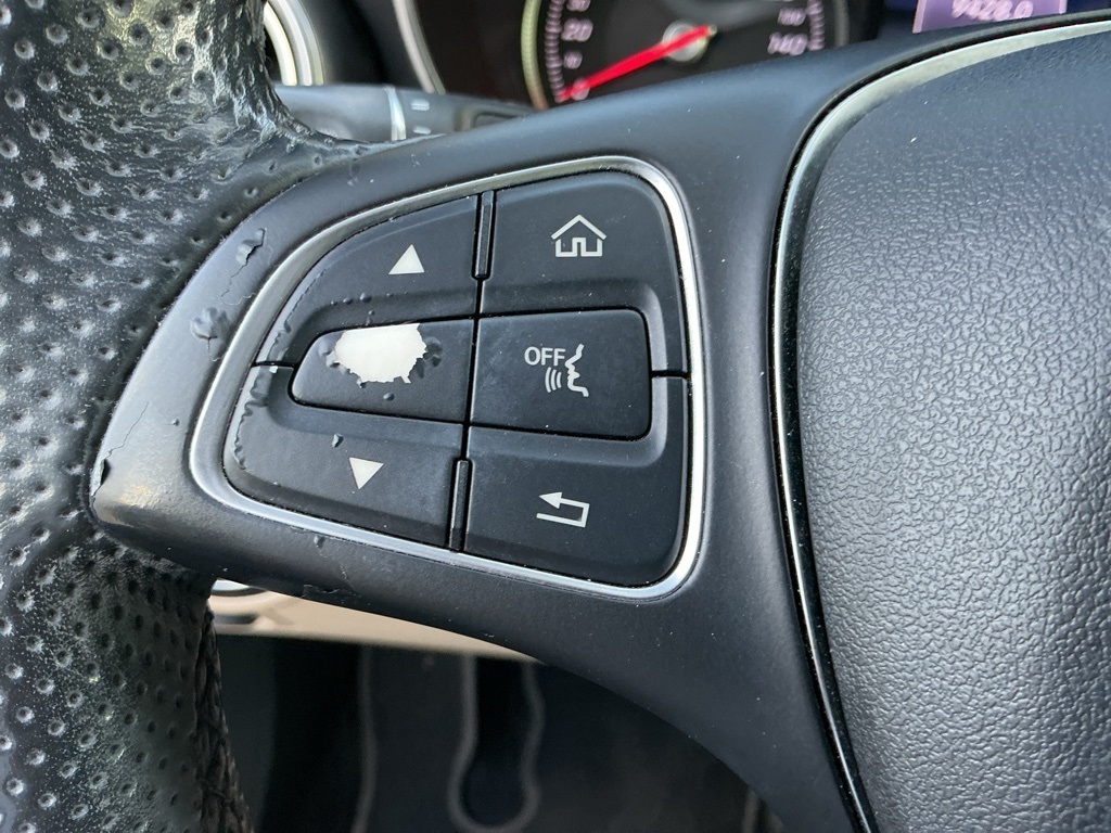 2016 Mercedes Benz GLC 300 4MATIC photo 16
