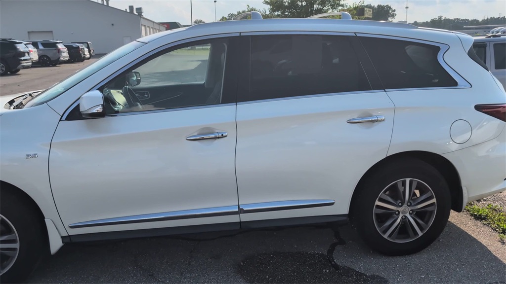 2020 Infiniti QX60 Luxe AWD photo 3