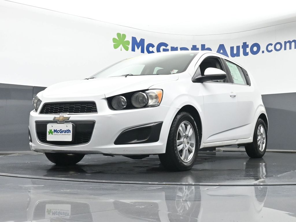 2016 Chevrolet Sonic LT photo 4