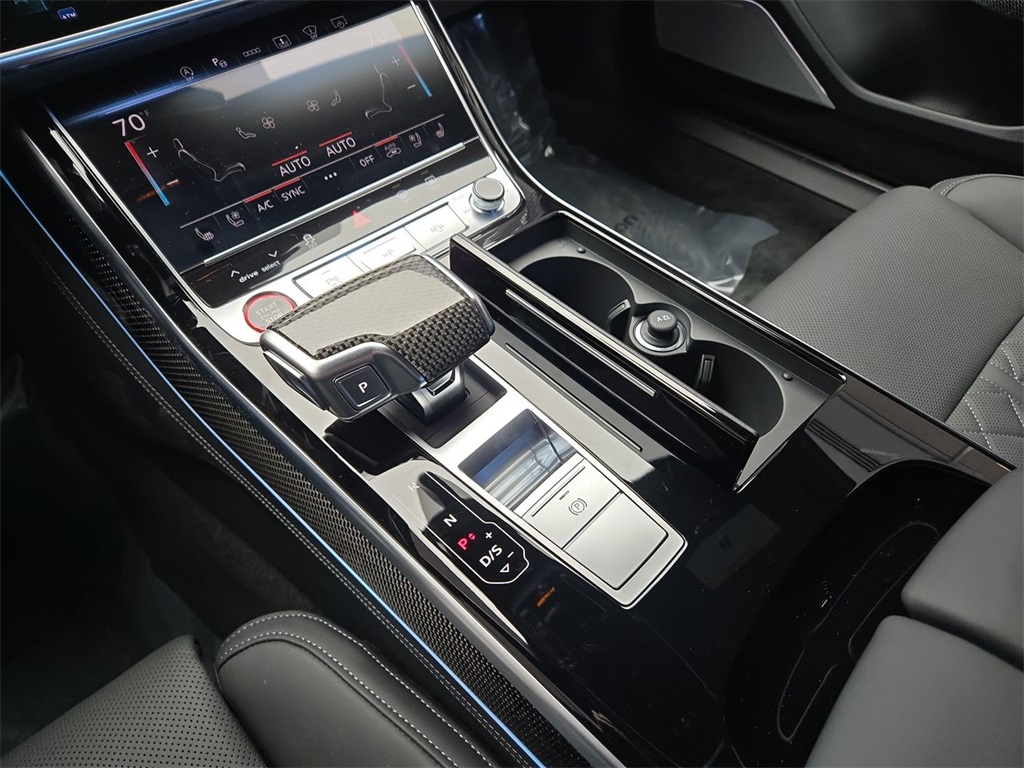 2025 Audi S8 4.0T photo 11