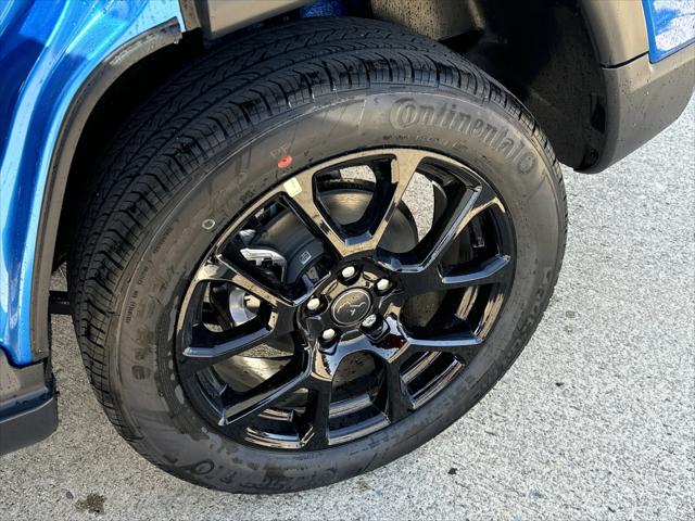 2025 Jeep Compass Latitude photo 18