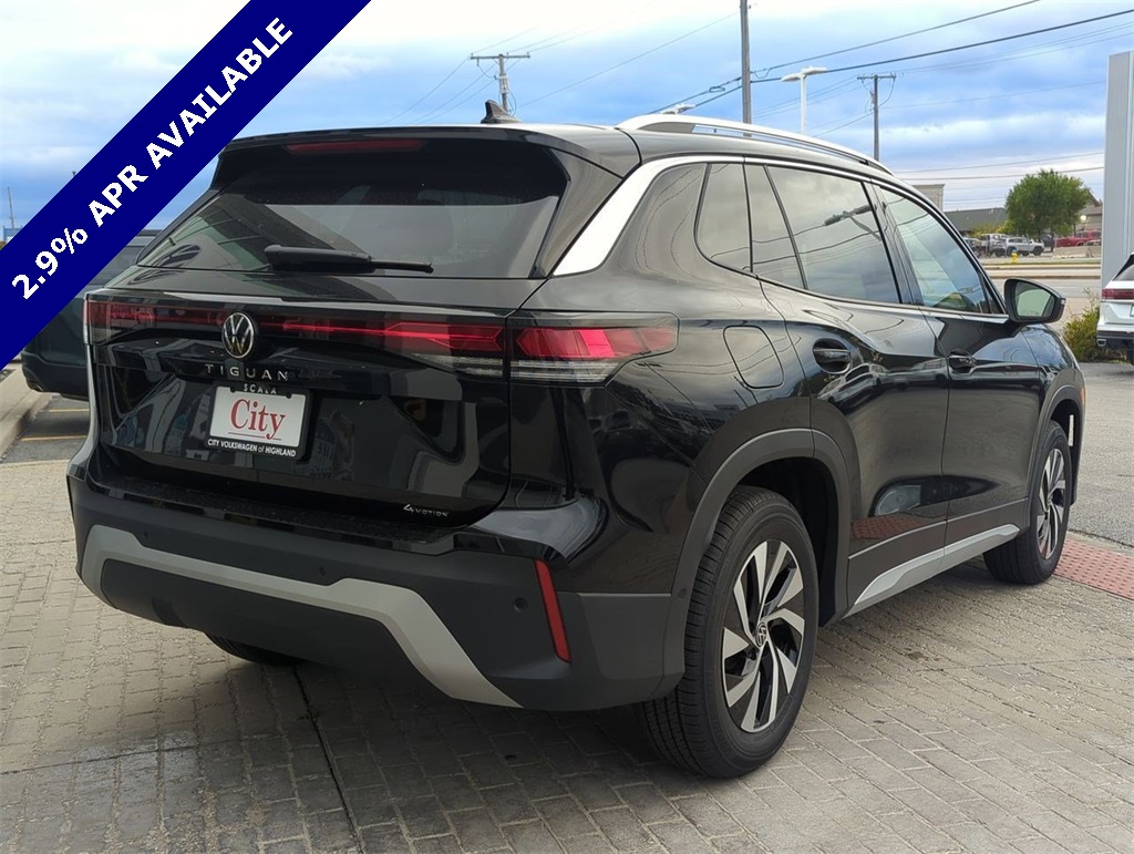 2025 Volkswagen Tiguan S photo 3